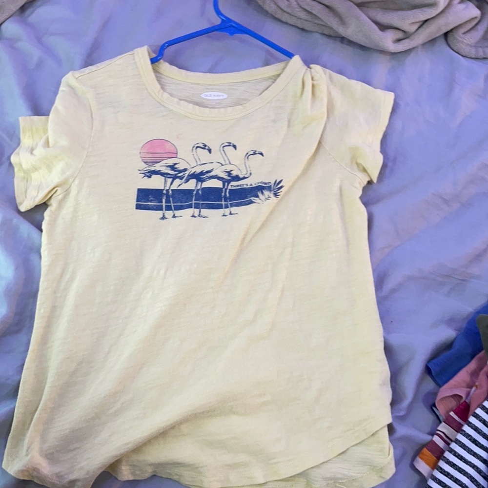 Old navy t shirt
